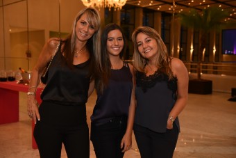 A madrinha Andrea Sirotsky, Nathalia Cardia e a mãe Guiomar Aranha -Foto Silvas e Hunter Fotografias